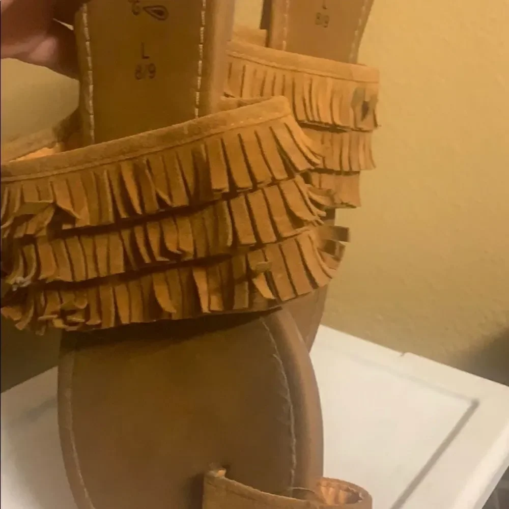 Fringe sandals  - Picture 3 of 4